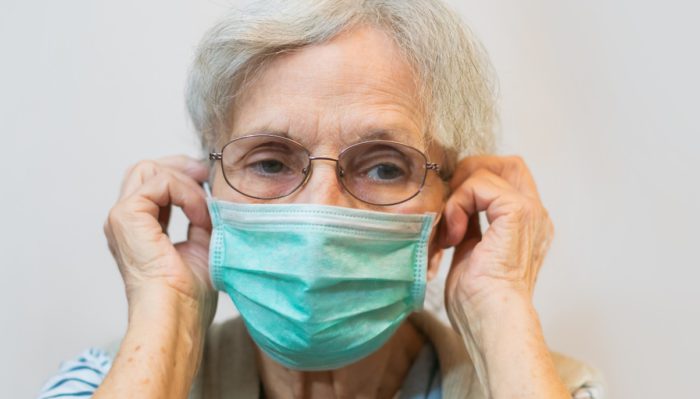 Andalucía repartirá mascarillas gratuitas a los mayores de 65 años