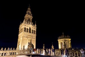 La Catedral de Sevilla amplía su horario de visitas tras el éxito de las rutas nocturnas