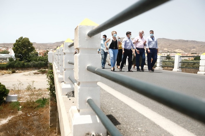 Inician el estudio para desdoblar el puente que une Huércal y Viator