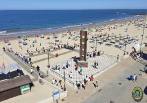 Aforo completo en algunas playas de Vejer y Rota, y alto índice de ocupación en Chipiona