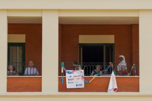 Aumento de las medidas de control para visitas, entradas y salidas de residencias de mayores