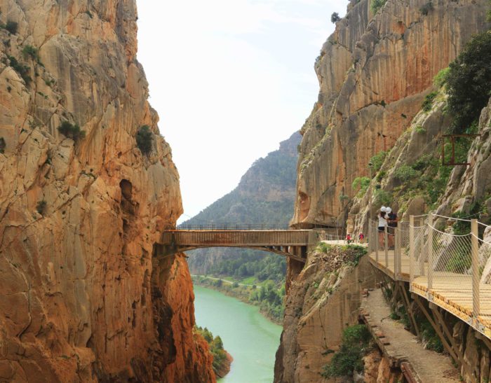 Casi 15.500 personas visitan el Caminito del Rey durante el mes de julio, el 97% de las plazas ofertadas