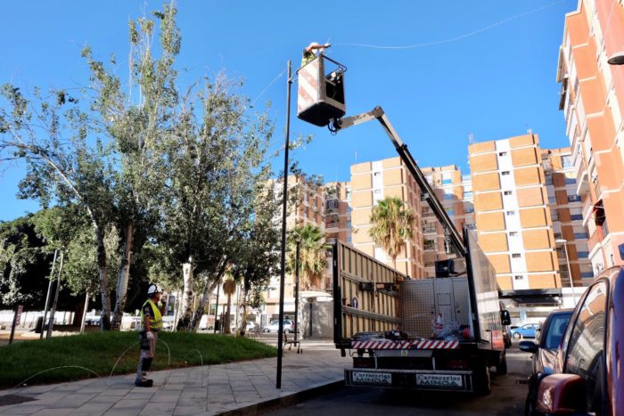 Los comerciantes de Huelva apoyan el adelanto de la instalación del alumbrado navideño