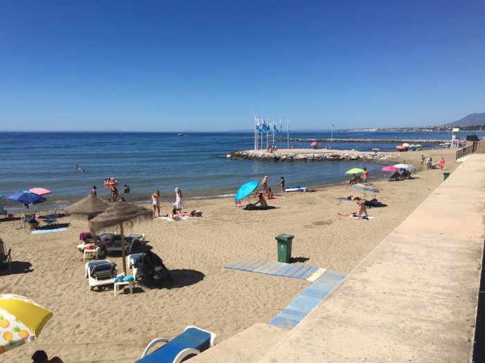 Marbella cierra las playas a partir de este martes para evitar aglomeraciones por la noche