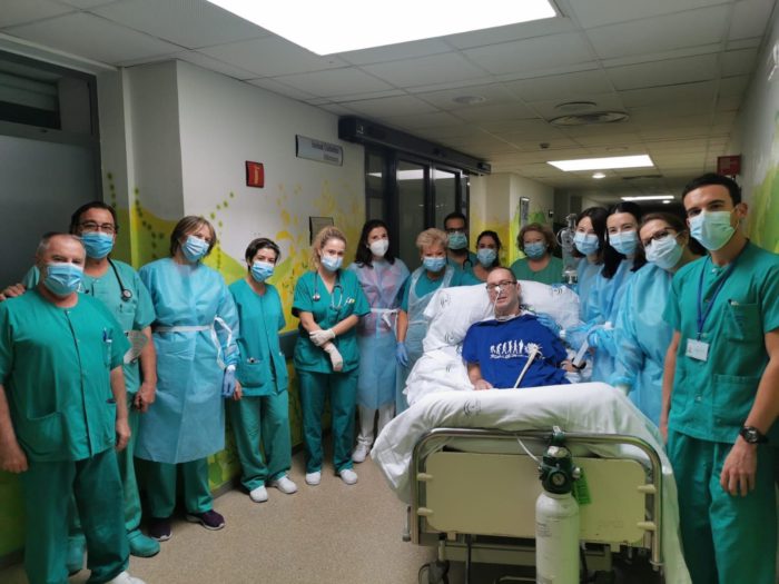 Pasa a planta el paciente que más tiempo ha estado en UCI por Covid, un médico de Atención Primaria de Córdoba