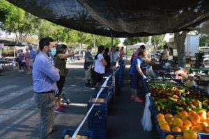 Almería anuncia una rebaja a los mercadillos del 30% de la tasa de ocupación de vía pública para 2021