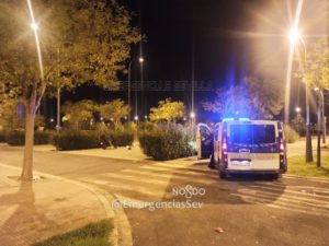 Casi 300 denuncias de madrugada en Sevilla por beber en espacios públicos y no usar mascarillas