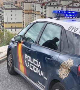 Detenido el asaltante de una vivienda en Málaga tras lesionarse un tobillo al huir por un balcón