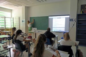 El colegio La Salle de Córdoba aísla tres clases por tres nuevos positivos en alumnos de una misma familia