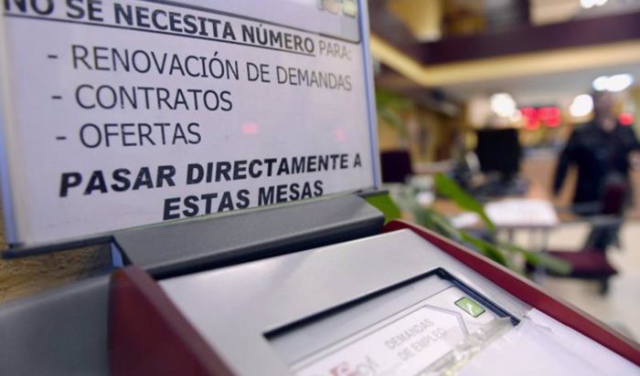 El paro baja en 1.826 personas en septiembre en Andalucía