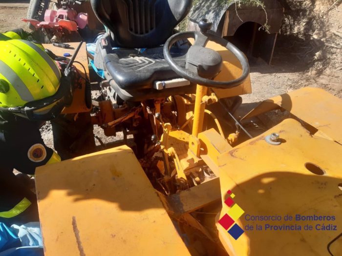 Rescatado en Jerez un trabajador con el pie atrapado en el motor de su tractor