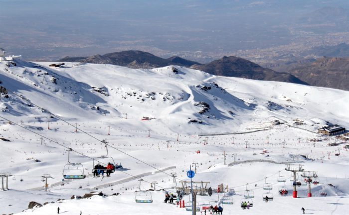 Sierra Nevada estrena las primeras nieves de la temporada