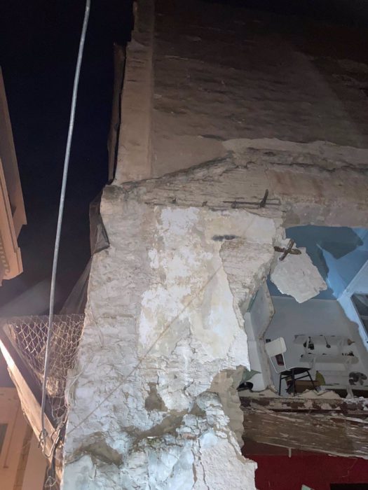 Sin heridos en el derrumbe parcial de un edificio en Córdoba