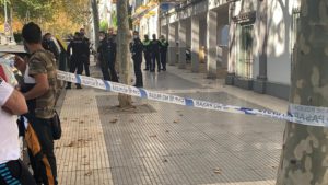 Agentes de la Policía Nacional y Local en el lugar de los hechos. / Foto: Desirée Rubiales.