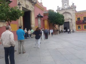 San Lorenzo registra las primeras colas de público, con distancia social, para ver al Gran Poder