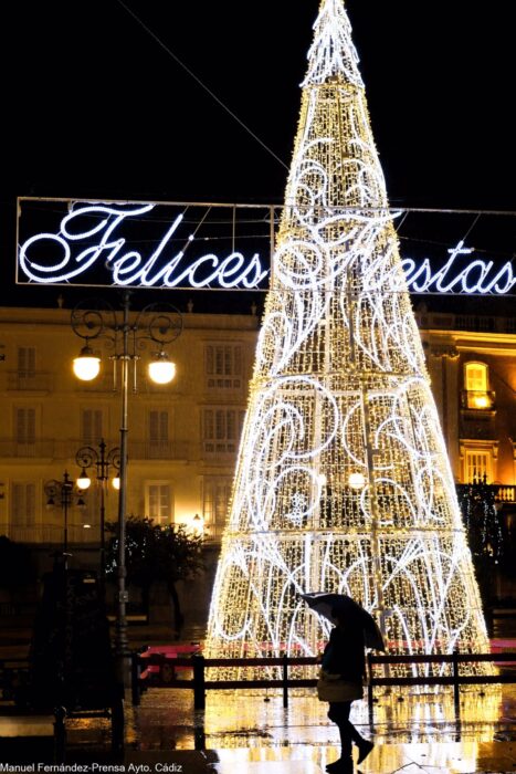 Cádiz, primera capital andaluza en inaugurar su alumbrado navideño