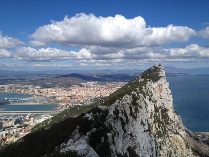 España y Reino Unido pactan mantener los derechos de los trabajadores en Gibraltar