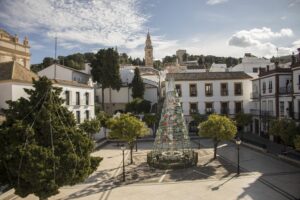 Estepa se prepara para la Navidad, enciende su alumbrado y distribuye las 20.000 toneladas de mantecados