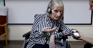 La emotiva reacción de una exbailarina con Alzheimer al escuchar música