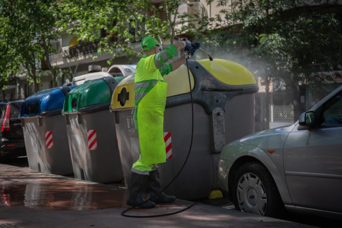 Los hogares con positivos o en cuarentena deberán usar 3 bolsas de basura