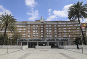 Fachada del Hospital Universitario Virgen del Rocío. / Foto: Archivo / María José López. / Europa Press.