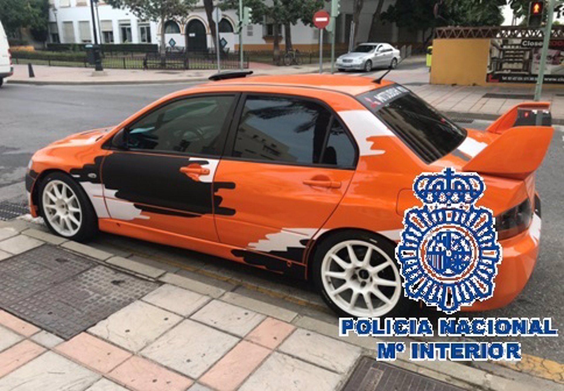 Vehículo intervenido por la Policía Nacional a un comercial que estafó en la venta de vehículos de lujo. / Foto: Policía Nacional. / Europa Press.