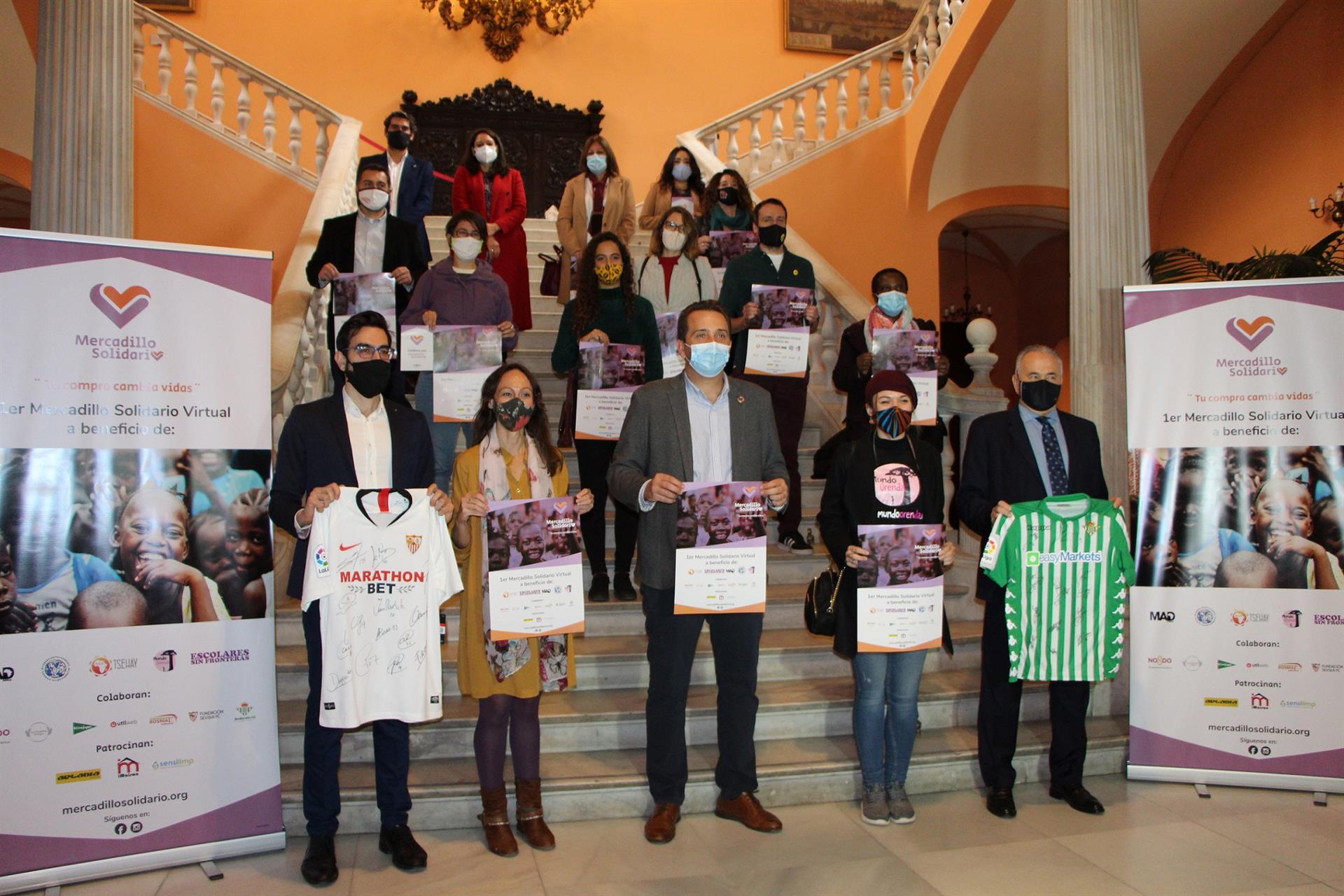 Presentación del mercadillo solidario. / Foto: Ayuntamiento de Sevilla. / Europa Press.