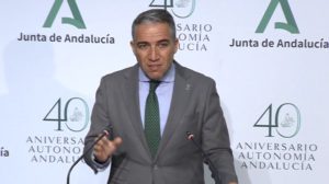 Medio centenar de personas por centro para examinarse de oposiciones en Andalucía