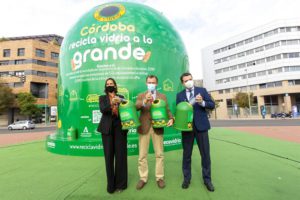 Córdoba acoge al contenedor de vidrio más grande del mundo