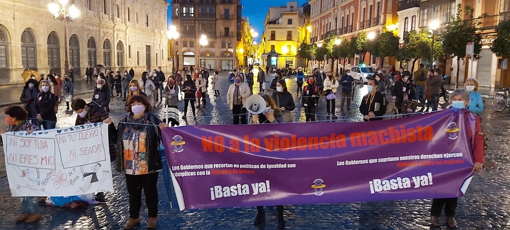 Cientos de andaluces se movilizan contra la violencia hacia las mujeres