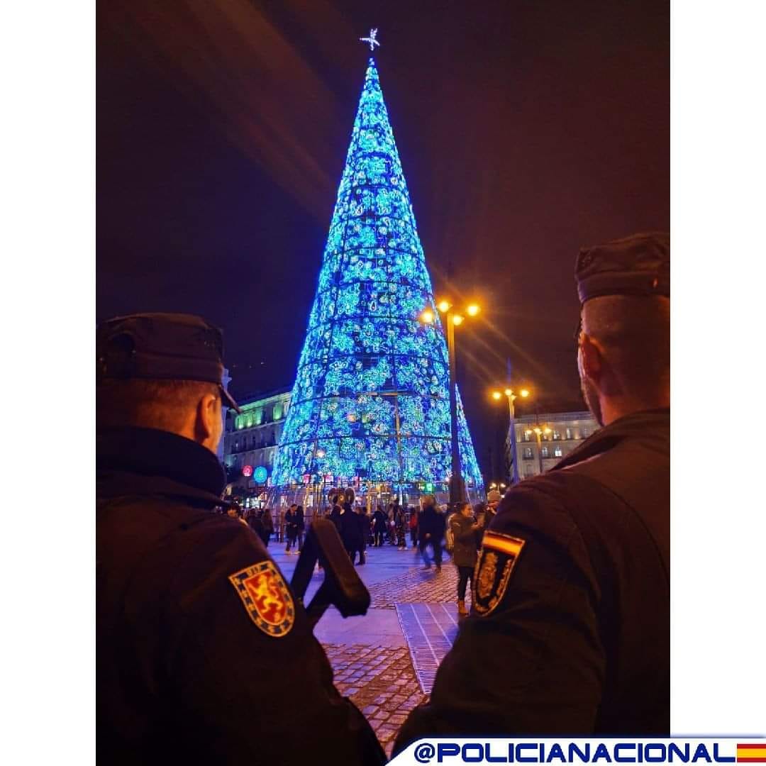 Agentes de la Policía Nacional durante el dispositivo de Navidad en Madrid. / Foto: Policía Nacional.