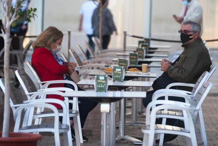 Andalucía permitirá desde el viernes abrir hostelería de 18 a 20 horas sin bebidas alcohólicas