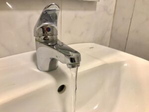 Declarada apta para consumo el agua de otros diez municipios sevillanos