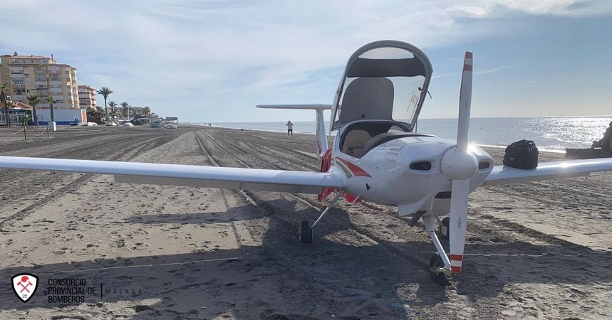 Aterriza de emergencia una avioneta en una playa de Torrox sin causar heridos