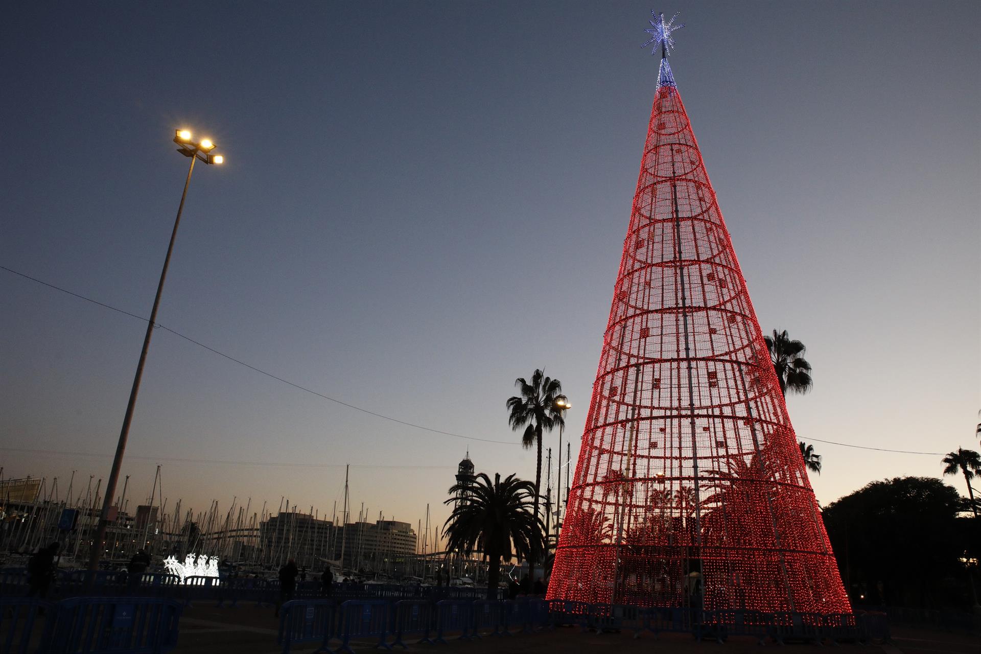 El Puerto de Barcelona inaugura la II edición de ‘Navidad en el Puerto’ con el encendido de luces. / Foto: Kike Rincón. / Europa Press.