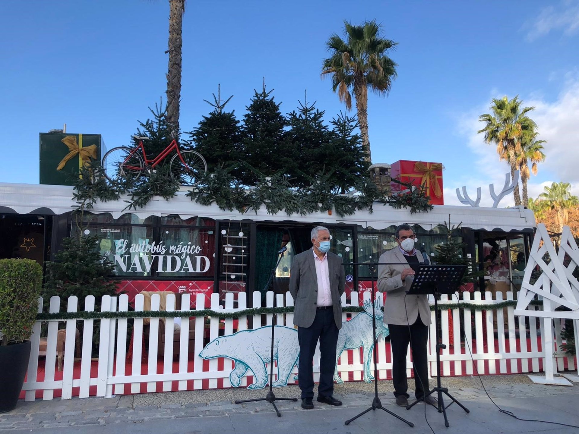 Presentación autobús mágico de la Navidad de Muelle Uno de Málaga y la EMT. / Foto: Muelle Uno. / Europa Press.