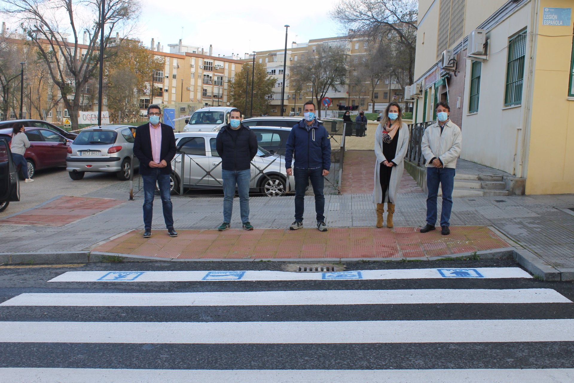 Presentan una campaña de señalización de pasos de peatones con pictogramas para personas con autismo. / Foto: Ayuntamiento de Huelva. / Europa Press.