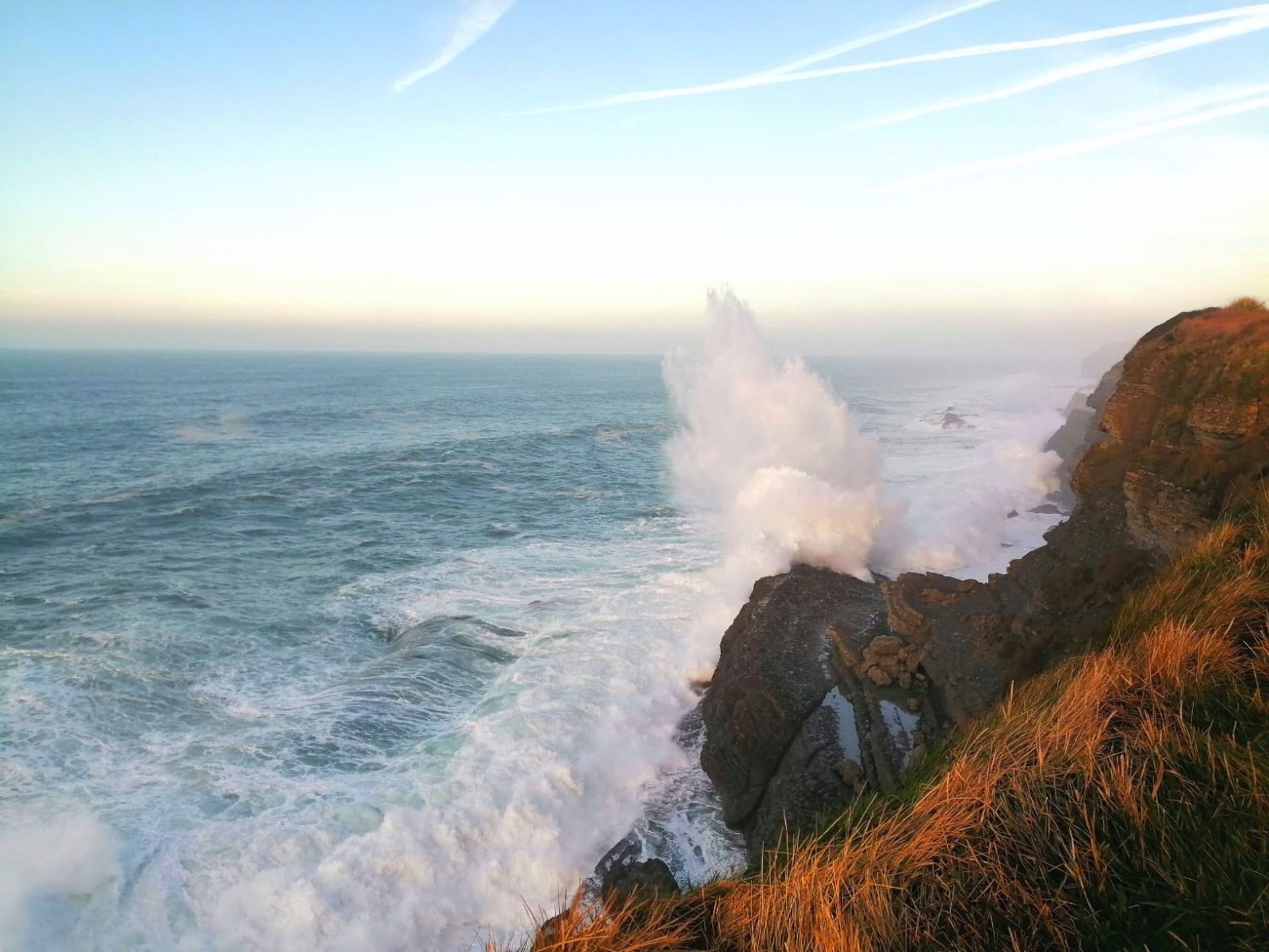 Olas en la costa, una imagen de archivo. / Foto: Europa Press.