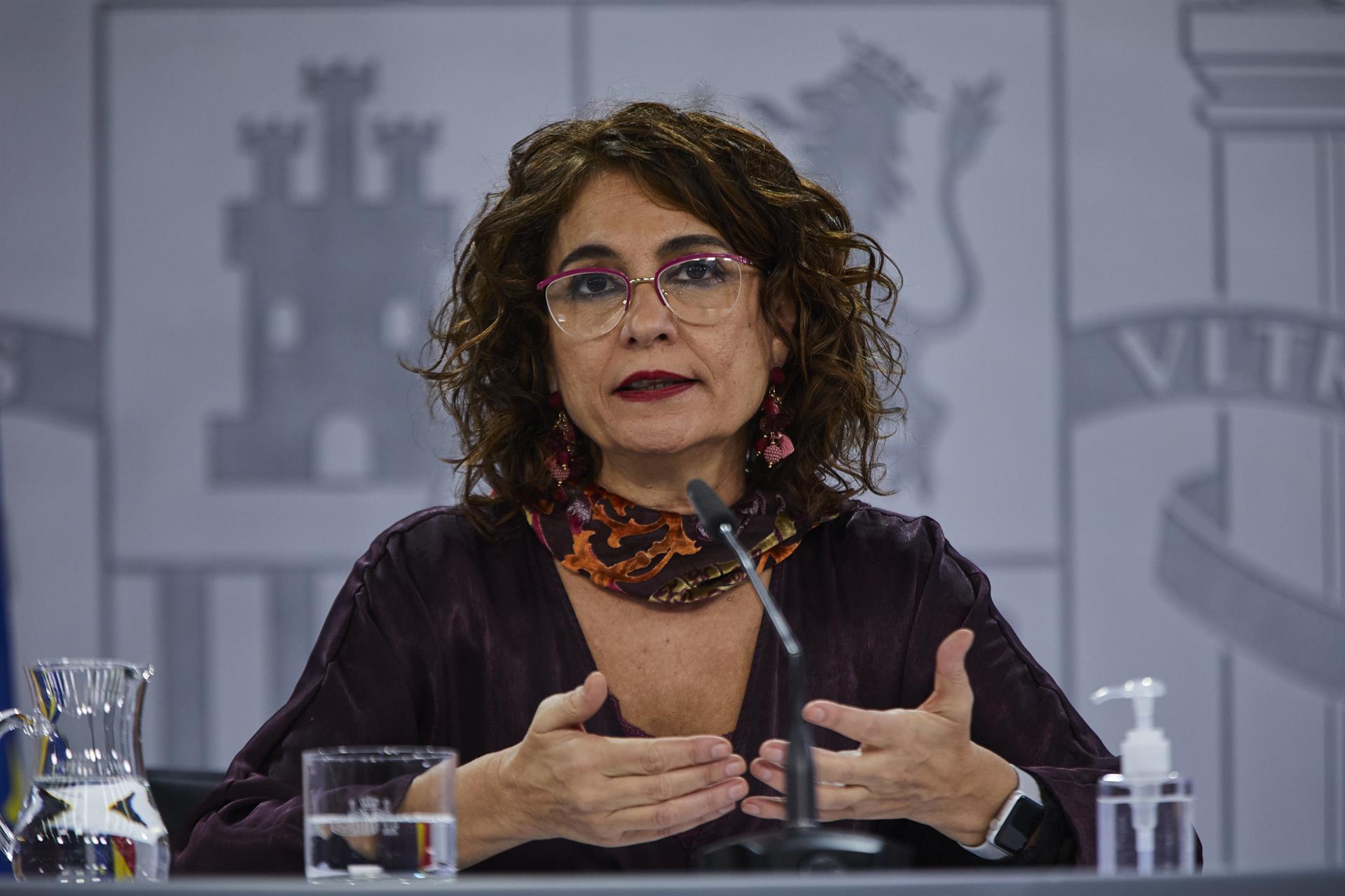 La ministra portavoz y de Hacienda, María Jesús Montero, comparece en rueda de prensa tras el Consejo de Ministros celebrado en Moncloa. / Foto: J. Hellín. / POOL. / Europa Press.