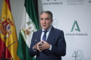 El consejero de la Presidencia, Administración Pública e Interior y portavoz del Gobierno andaluz, Elías Bendodo, durante la rueda de prensa posterior a la reunión del Consejo de Gobierno de la Junta de Andalucía. En Sevilla. / Foto: María José López. / Europa Press.