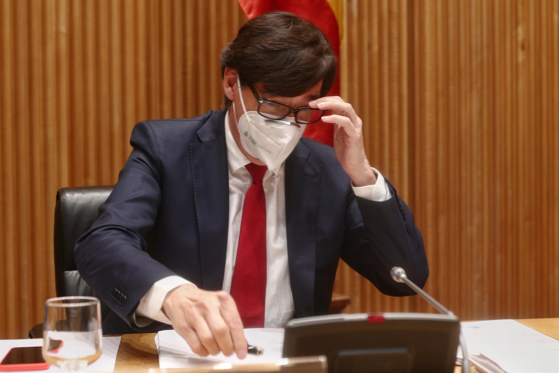 El ministro de Sanidad, Salvador Illa, en la Comisión de Sanidad y Consumo del Congreso de los Diputados. / Foto: E. Parra / POOL. / Europa Press.