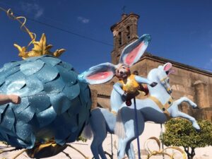 Detalles de las figuras de La Cenicienta. / Foto: Ayuntamiento de Moguer. / Europa Press.