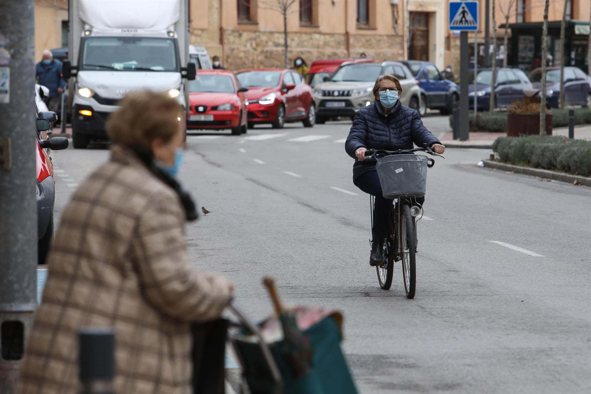 Ambiente en las calles el día del comienzo del invierno. / Foto: Javier Escriche. / Europa Press.