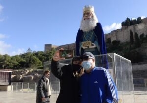 Málaga instala figuras gigantes de los Reyes Magos en el centro histórico