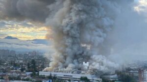 incendio en el hospital San Borja Arriarán. / Foto: Bomberos de Chile.