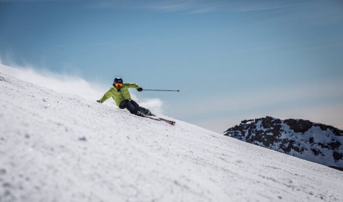 Rescatan a dos esquiadores atrapados en la nieve en Güéjar Sierra