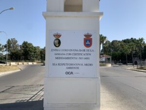 Cartel ubicado en la entrada de la Base Naval de Rota. / Foto: Archivo / Ministerio de Defensa. / Europa Press.