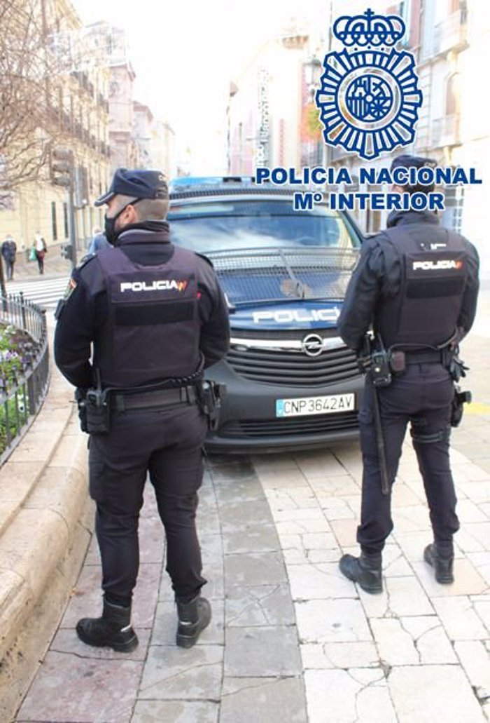 Detenido en Granada con casi medio centenar de identidades para acometer estafas