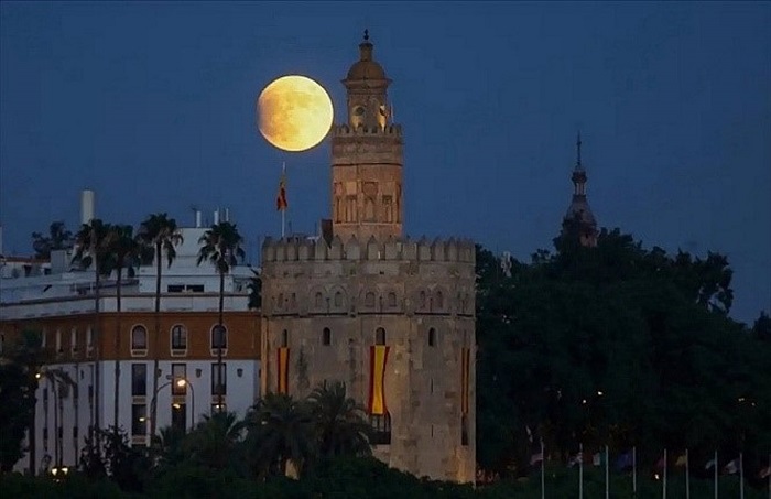 La Torre del Oro y sus 800 años dando esplendor a Sevilla