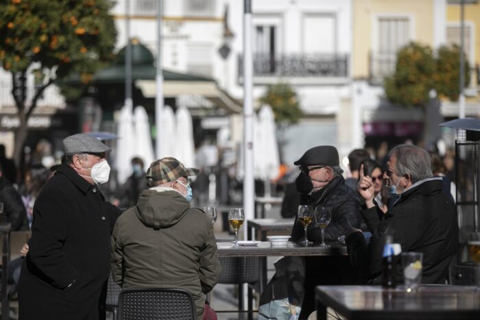 Andalucía amplía los horarios de hostelería y comercio hasta las 21:30